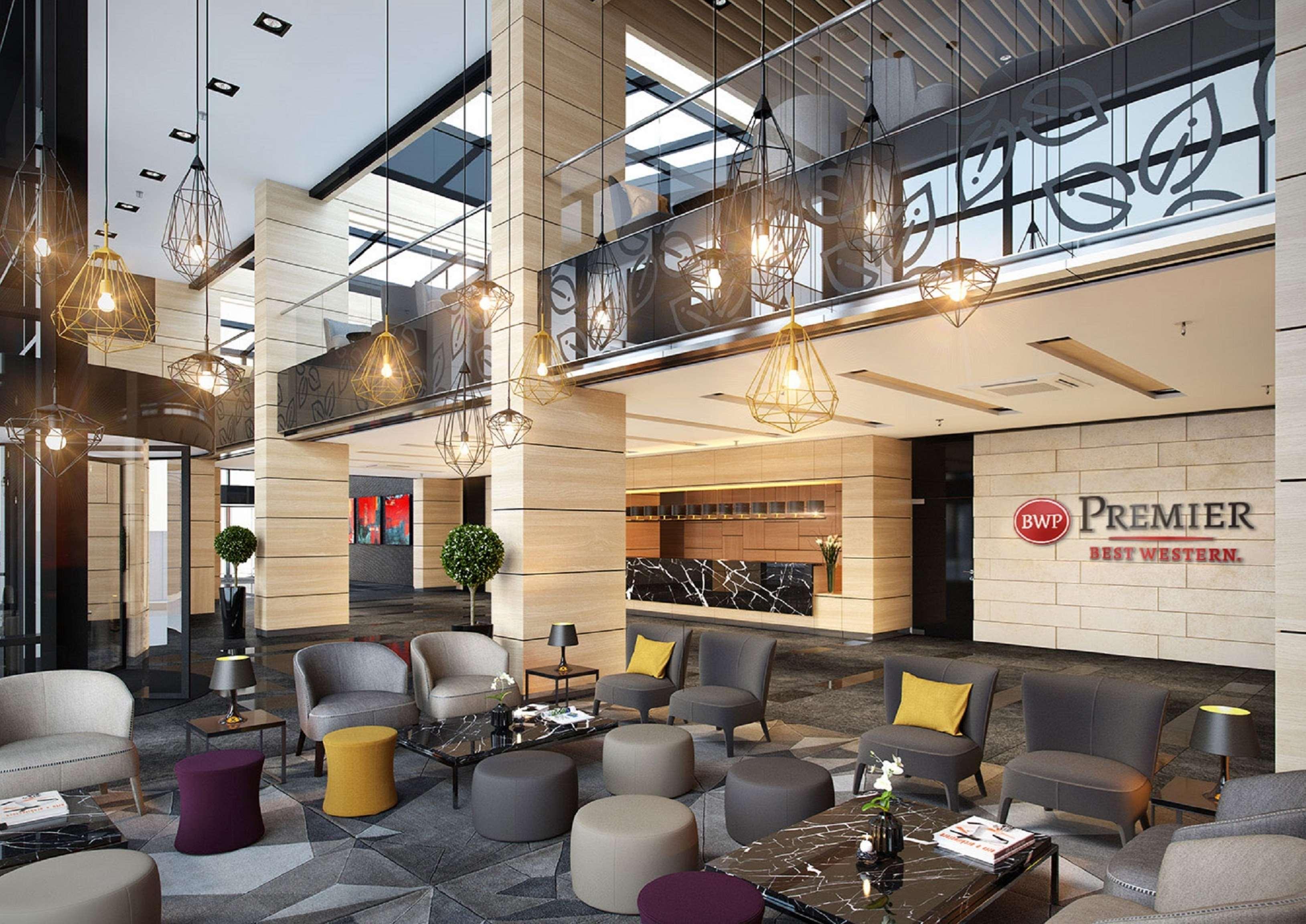Western Premier Airport Hotel 4*