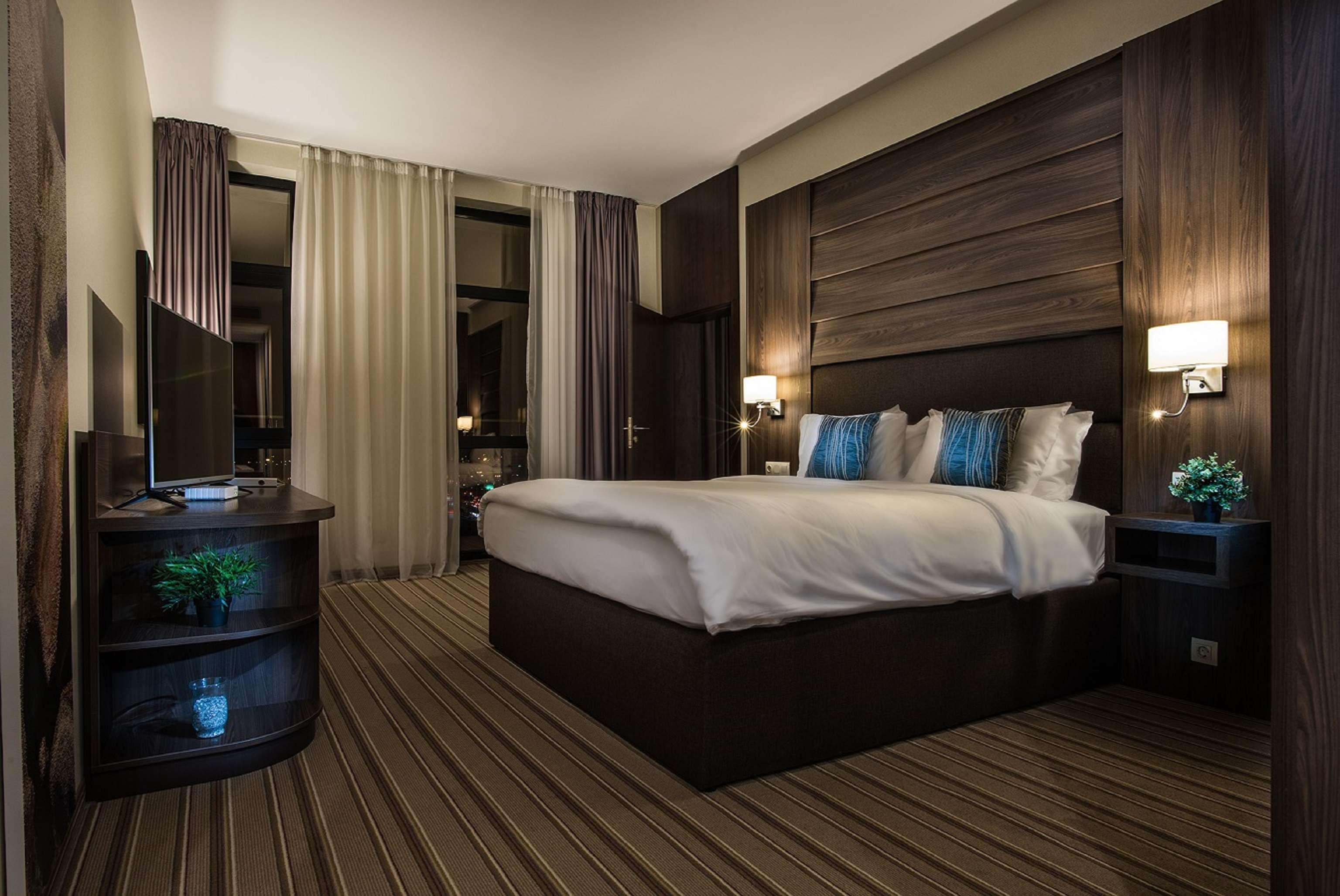 Premier Airport 4*