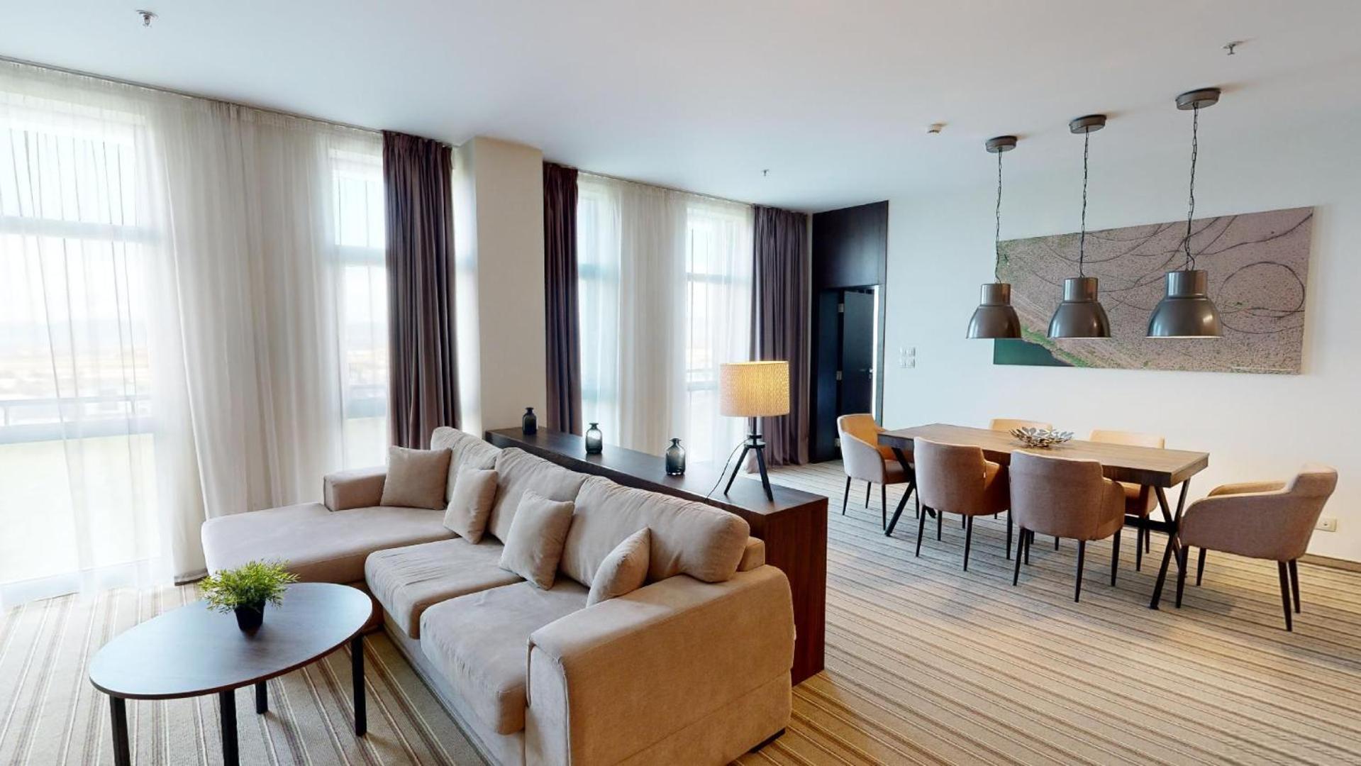 Hotel Premier Airport