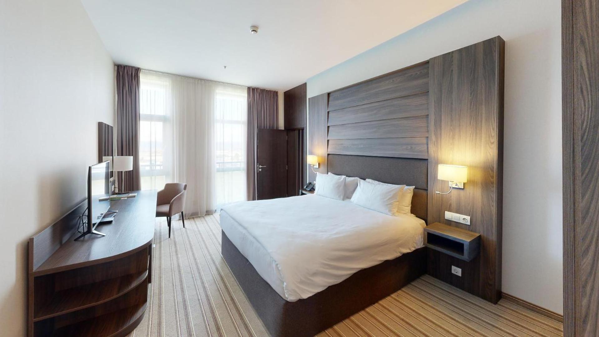 Premier Airport 4*