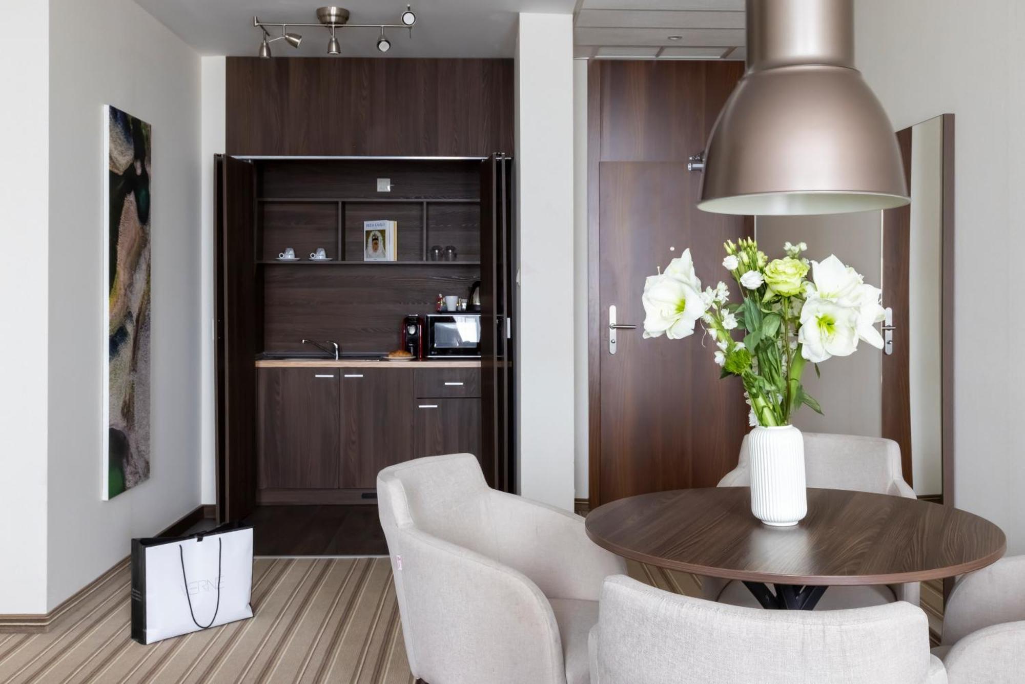 Premier Airport Hotel