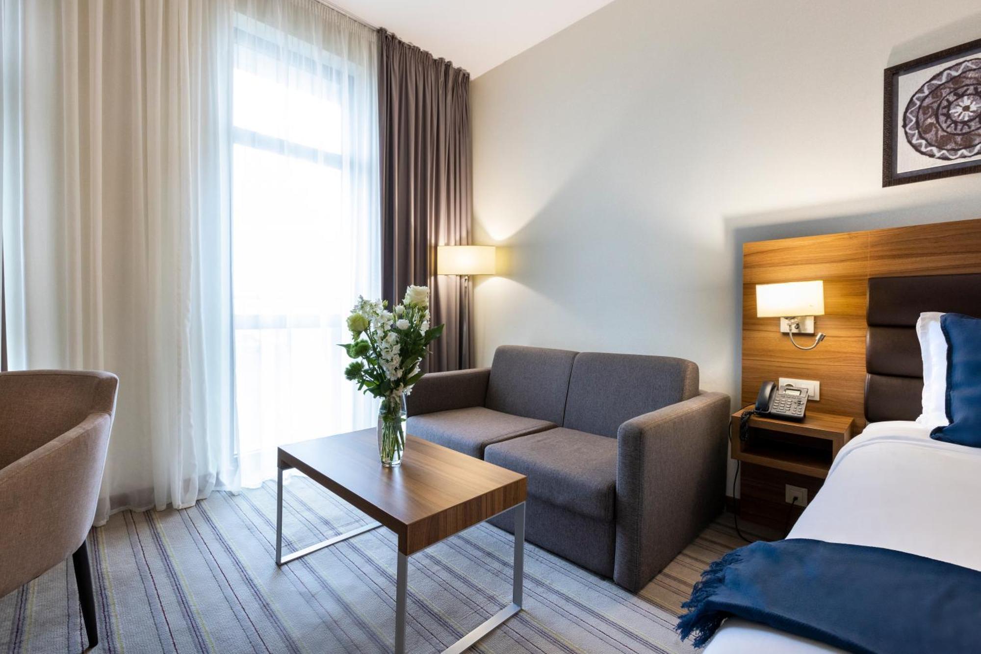 Premier Airport 4*
