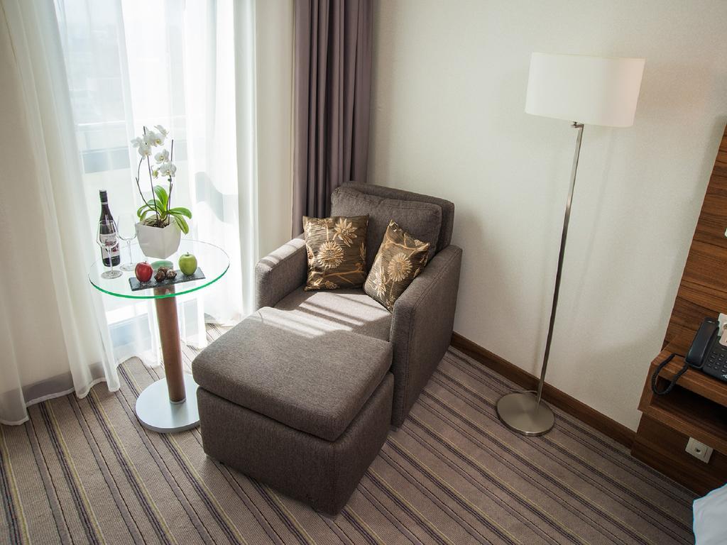 Premier Airport Hotel 4*
