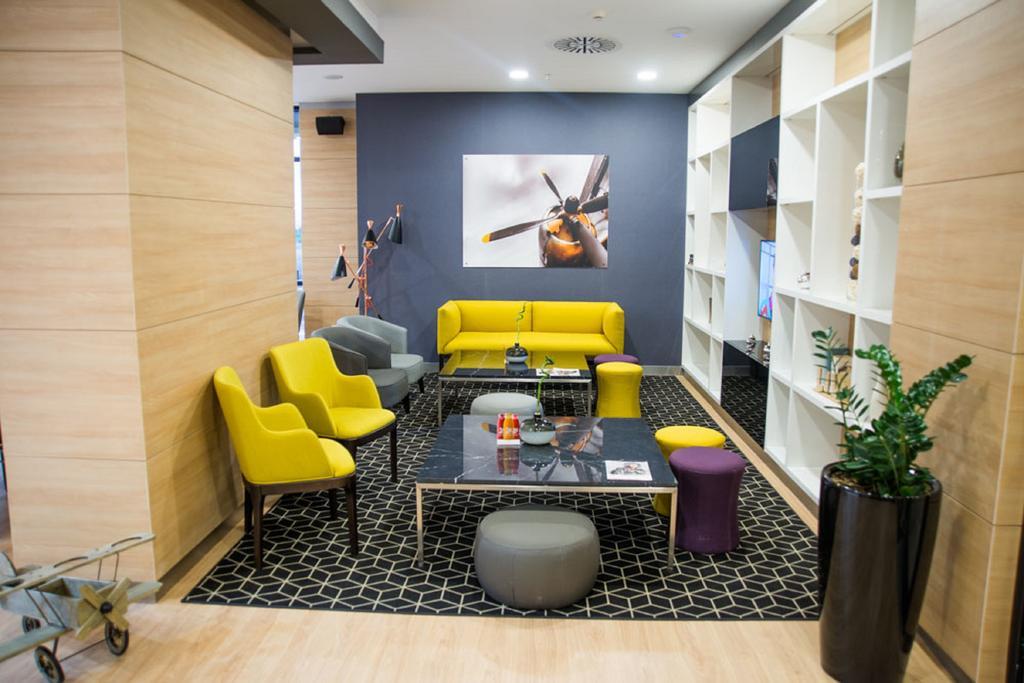 Premier Airport Hotel 4*